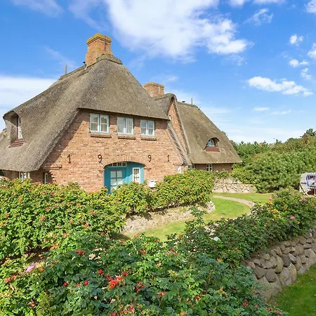 Holiday home Heideblick Hues Wenningstedt-Braderup